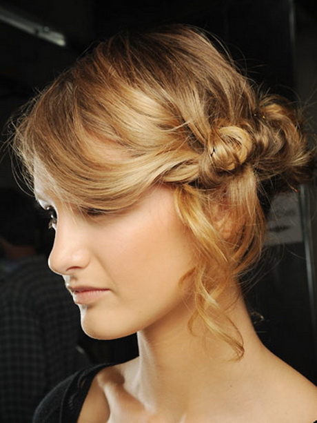 easy-updo-hairstyles-for-long-hair-44_13 Easy updo hairstyles for long hair