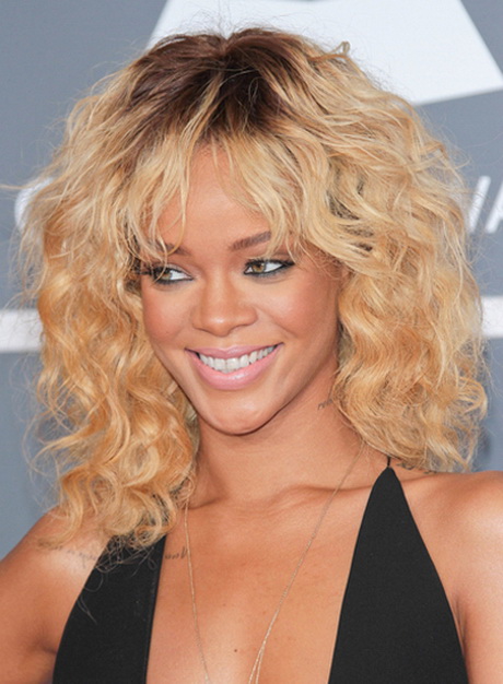 rihanna-curly-hairstyles-28_14 Rihanna curly hairstyles