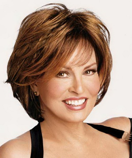 Short layered hairstyles for older women