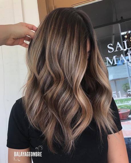 medium-length-layered-haircuts-2020-26_3 Medium length layered haircuts 2020