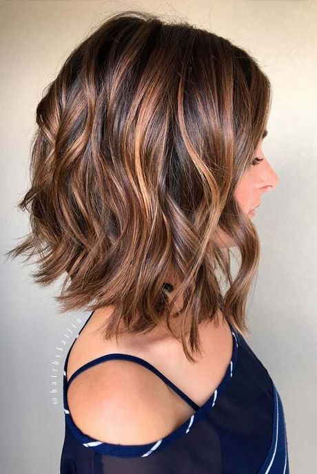 short-hairstyles-for-wavy-hair-2020-53_6 Short hairstyles for wavy hair 2020