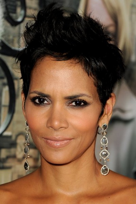 halle-berry-short-haircut-84_15 Halle berry short haircut