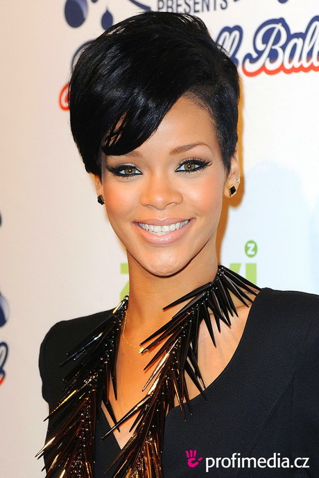 rihanna-hairstyle-pictures-33_20 Rihanna hairstyle pictures