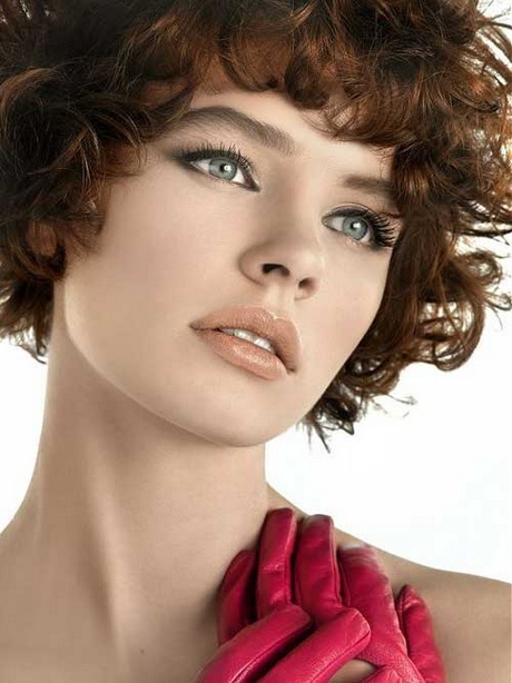 short-curly-haircuts-for-round-faces-14_5 Short curly haircuts for round faces