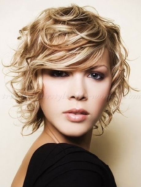 short-wavy-haircuts-for-women-61_2 Short wavy haircuts for women