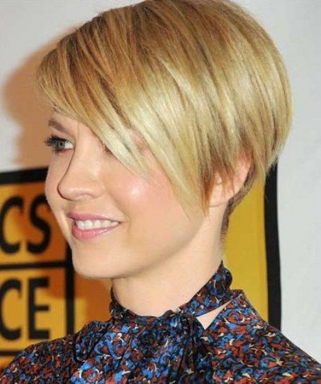 short-bobbed-hairstyles-2017-78_11 Short bobbed hairstyles 2017