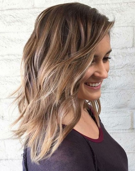 medium-length-hair-trends-2018-57_9 Medium length hair trends 2018