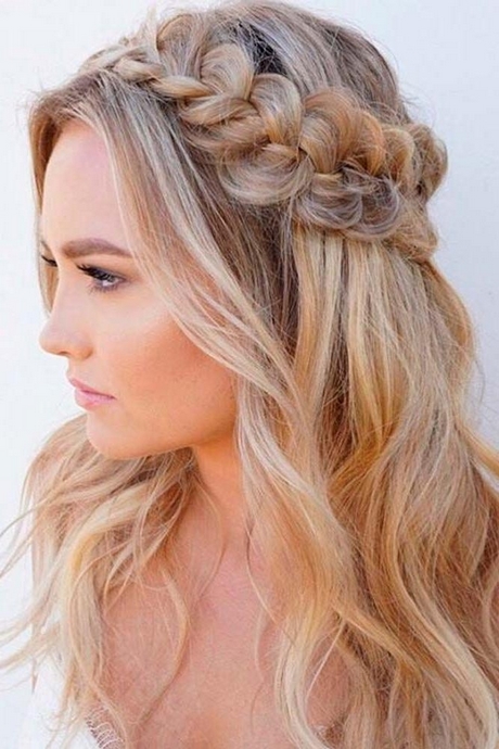 best-prom-hairstyles-2021-30_19 Best prom hairstyles 2021