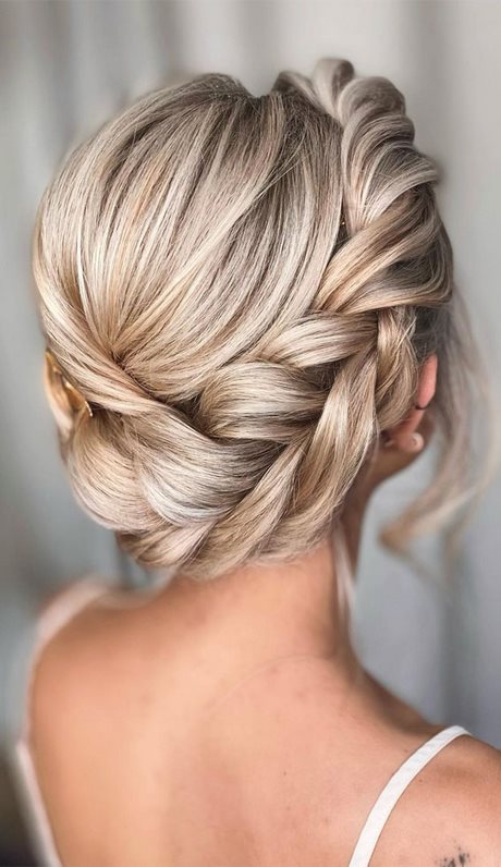 bridesmaid-updos-2021-06_12 Bridesmaid updos 2021