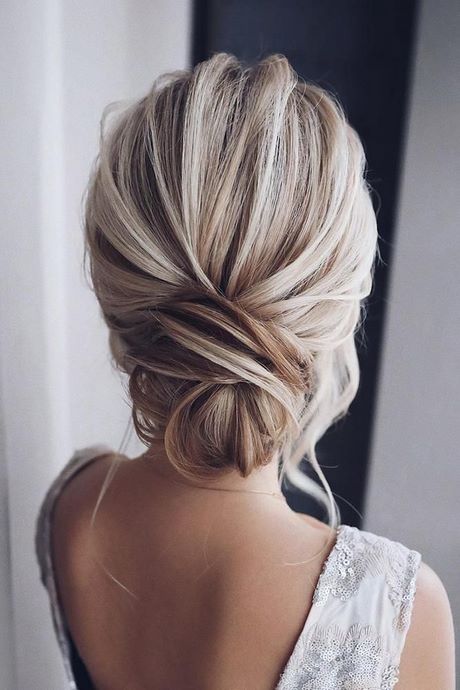 bridesmaid-updos-2021-06_7 Bridesmaid updos 2021