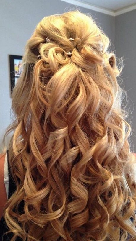 down-prom-hairstyles-2021-14_10 Down prom hairstyles 2021