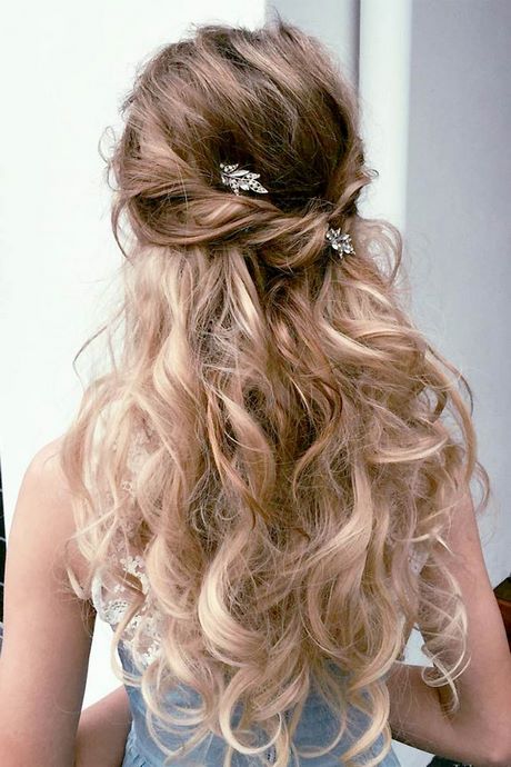 hairstyles-for-prom-2021-41_18 Hairstyles for prom 2021