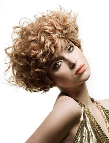 hairstyles-for-short-curly-hair-2021-22_12 Hairstyles for short curly hair 2021