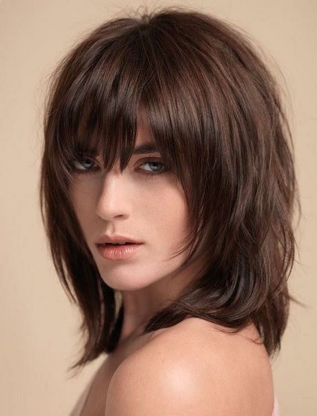 medium-length-haircuts-with-bangs-2021-04_9 Medium length haircuts with bangs 2021