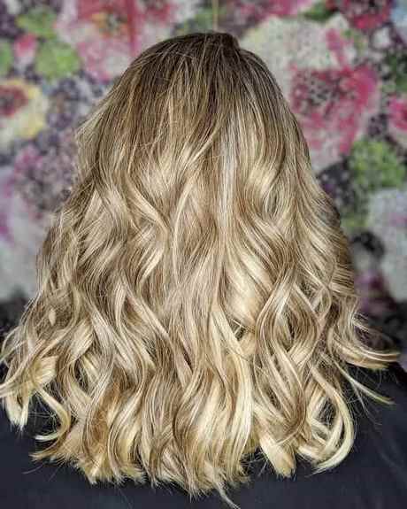 short-blonde-hairstyles-2021-48_5 Short blonde hairstyles 2021