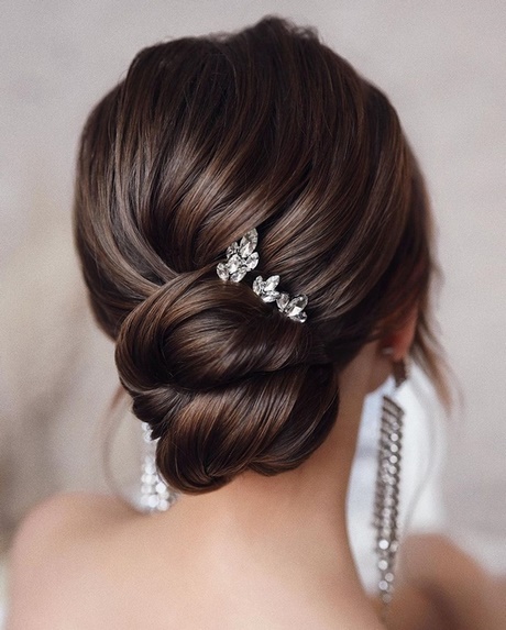 wedding-updos-2021-38_18 Wedding updos 2021