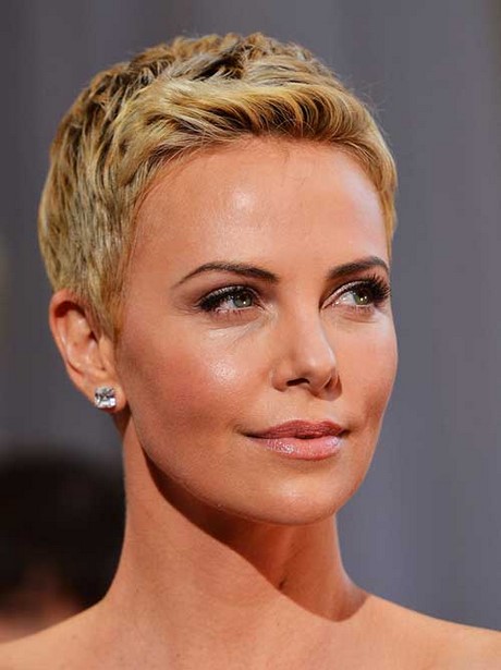 charlize-theron-pixie-haircut-89_12 Charlize theron pixie haircut