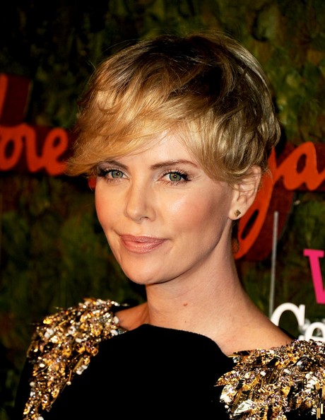 charlize-theron-pixie-haircut-89_3 Charlize theron pixie haircut