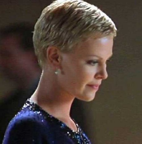 charlize-theron-pixie-haircut-89_4 Charlize theron pixie haircut