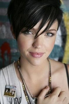 dark-pixie-hairstyles-16_10 Dark pixie hairstyles