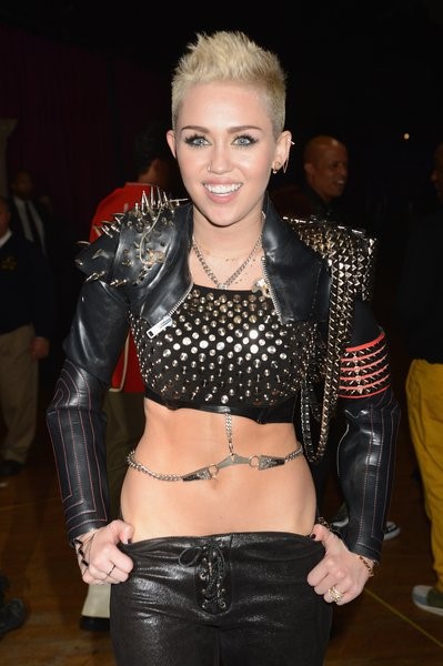 miley-cyrus-pixie-cut-42_9 Miley cyrus pixie cut