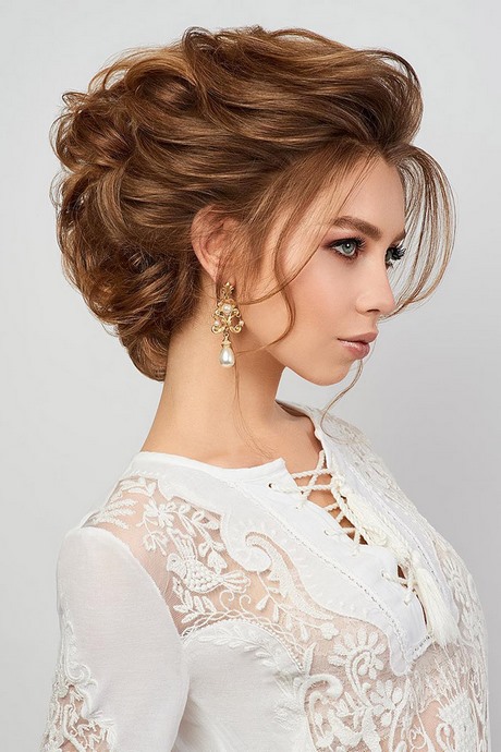 hairstyle-updo-2019-07_16 Hairstyle updo 2019