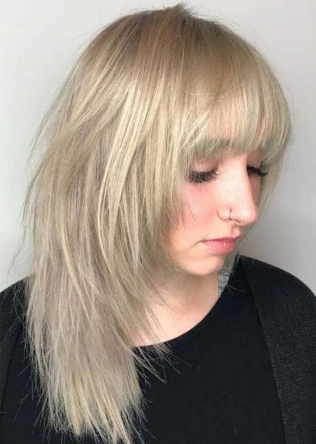 layered-hair-with-fringe-2019-19_18 Layered hair with fringe 2019