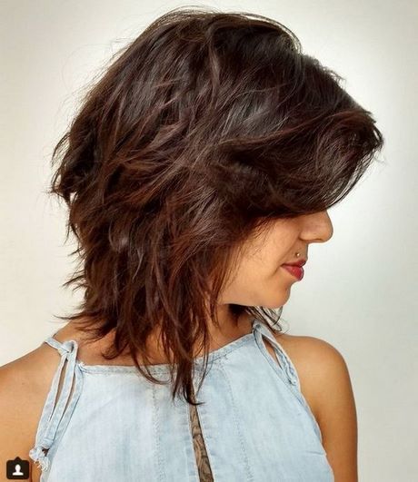 medium-layered-haircuts-with-bangs-2019-12_9 Medium layered haircuts with bangs 2019