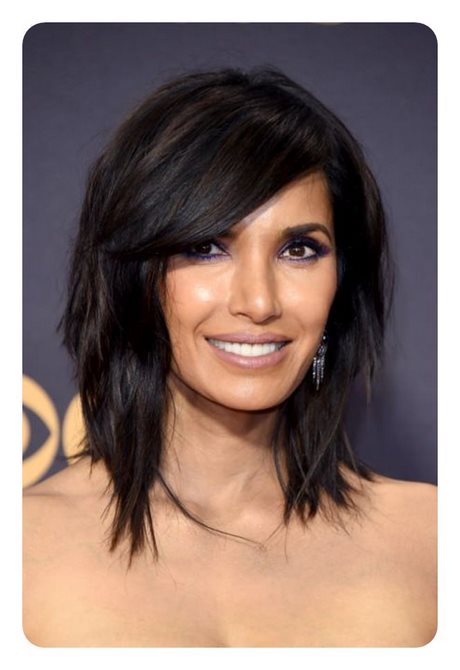 medium-length-haircuts-with-bangs-2019-49_7 Medium length haircuts with bangs 2019