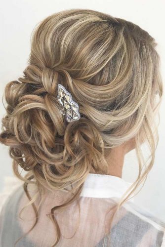 prom-hair-2019-updo-46_18 Prom hair 2019 updo
