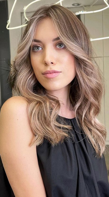 2022-medium-length-hairstyles-44_17 2022 medium length hairstyles