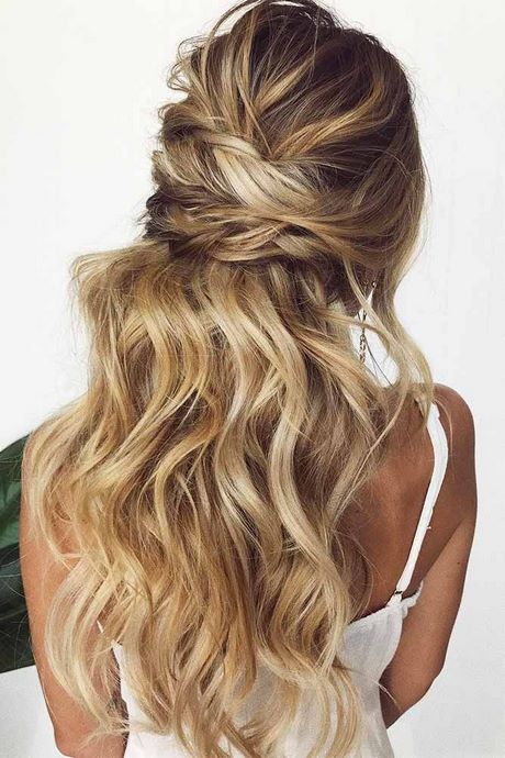 down-prom-hairstyles-2022-47_12 Down prom hairstyles 2022