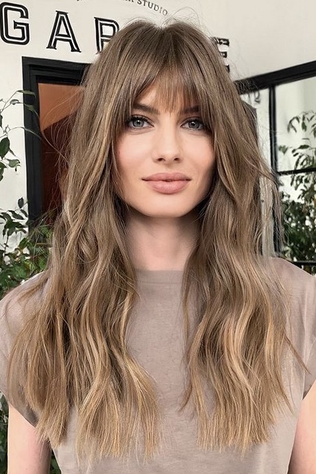 hairstyles-with-bangs-2022-66_16 Hairstyles with bangs 2022