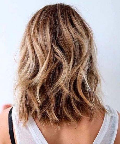 medium-short-hairstyles-2022-33_9 Medium short hairstyles 2022