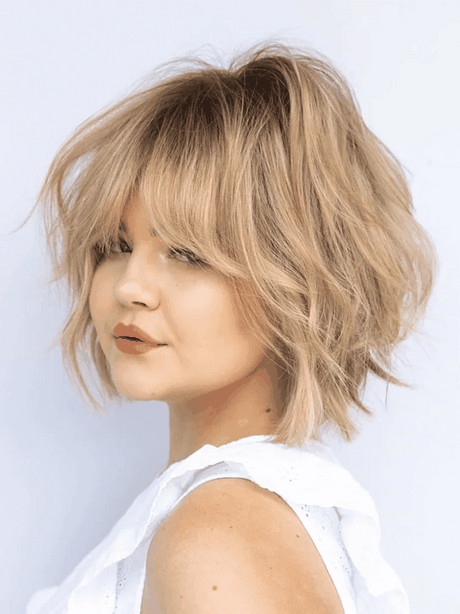 short-hairstyles-for-wavy-hair-2022-40 Short hairstyles for wavy hair 2022