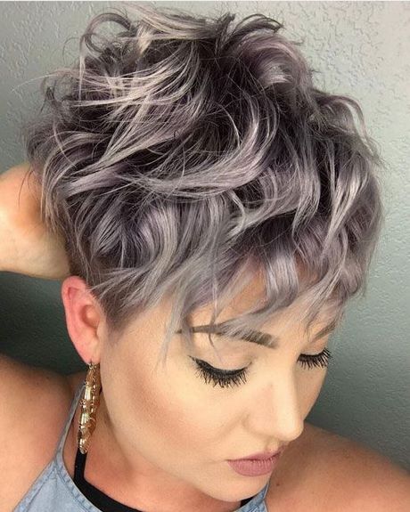 short-hairstyles-for-wavy-hair-2022-40_4 Short hairstyles for wavy hair 2022
