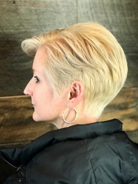 short-hairstyles-for-women-2022-84_19 Short hairstyles for women 2022