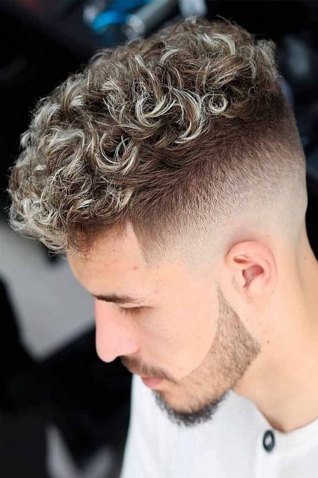 best-haircuts-for-curly-hair-2023-24 Best haircuts for curly hair 2023