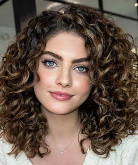 best-hairstyles-for-curly-hair-2023-28_12 Best hairstyles for curly hair 2023