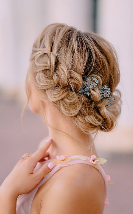 braid-prom-hairstyles-2023-71_10 Braid prom hairstyles 2023