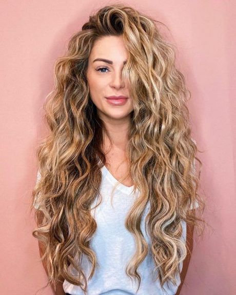 hairstyles-for-natural-curly-hair-2023-88_7 Hairstyles for natural curly hair 2023