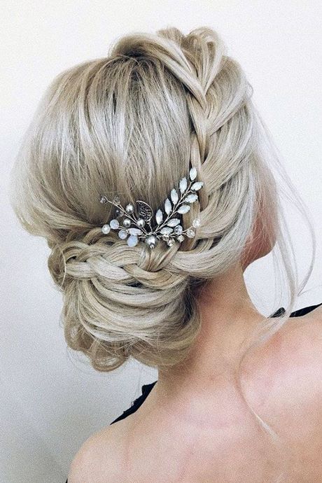 prom-hair-updos-2023-20_7 Prom hair updos 2023