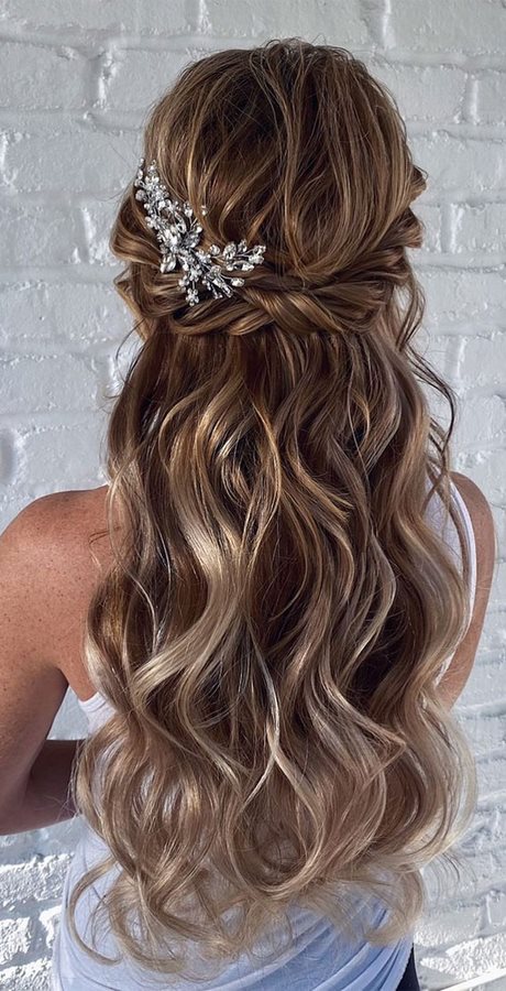 prom-hairstyles-for-medium-hair-2023-91_14 Prom hairstyles for medium hair 2023