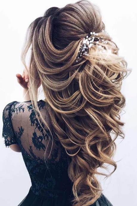 prom-updos-for-long-hair-2023-85_4 Prom updos for long hair 2023