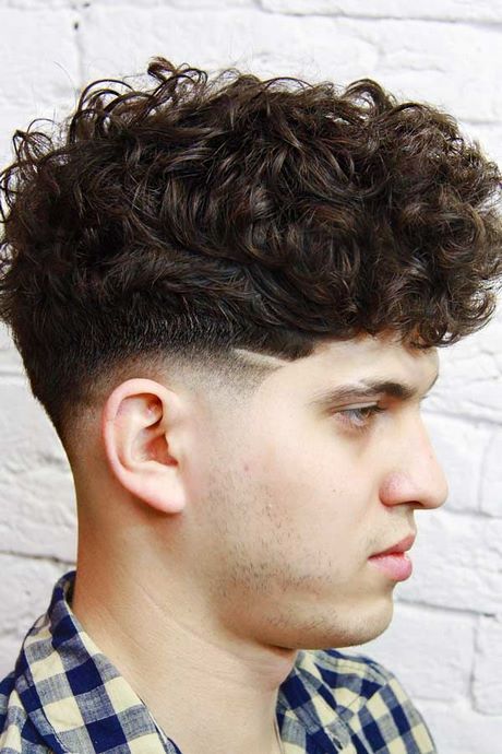 short-hairstyles-for-curly-hair-2023-54_10 Short hairstyles for curly hair 2023