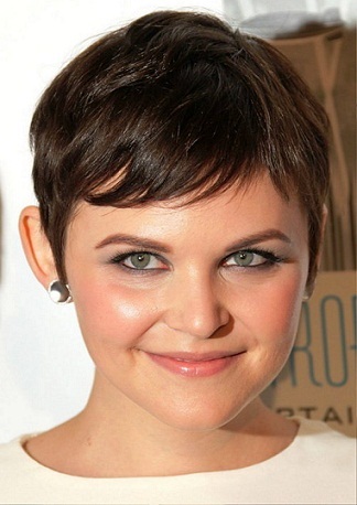 short-hairstyles-for-fat-faces-2023-04_7 Short hairstyles for fat faces 2023
