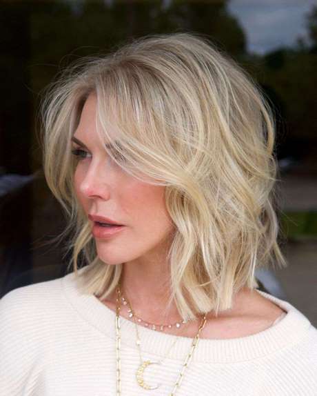 short-hairstyles-women-over-50-2023-80 Short hairstyles women over 50 2023