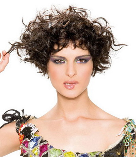 hairstyles-for-short-curly-hair-77_10 Hairstyles for short curly hair