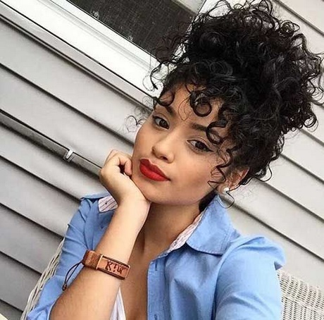 10-hairstyles-for-short-curly-hair-50_17 10 hairstyles for short curly hair