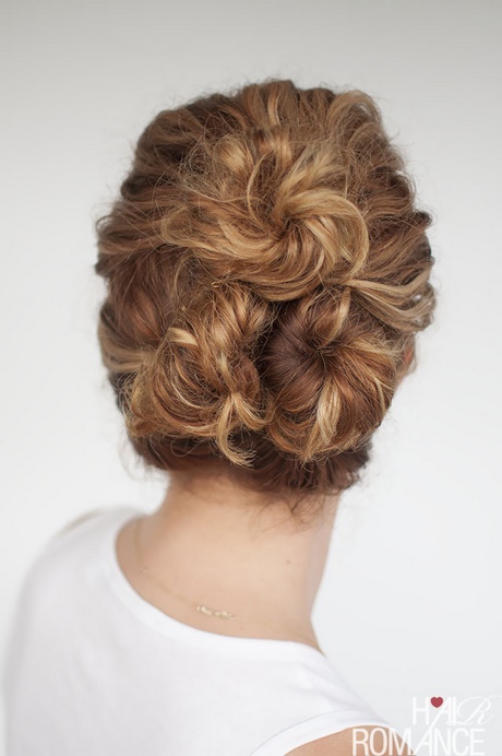 curly-everyday-hairstyles-45_12 Curly everyday hairstyles